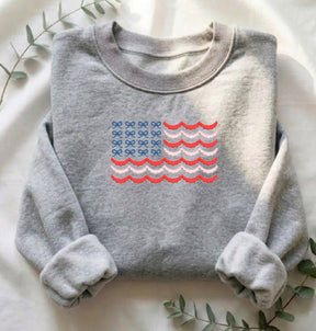 Bow Scallop Flag | Crew Neck